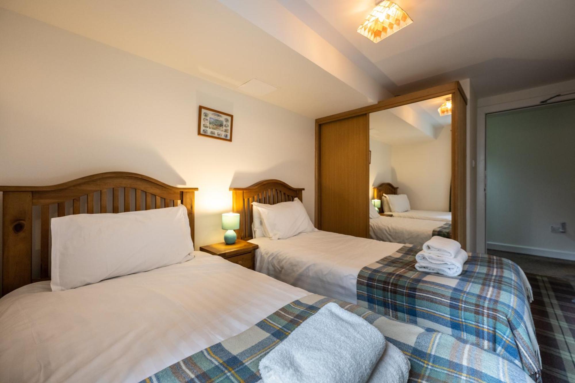 Raven Wing Apartments - Highland Club Scotland Форт Аугустус Экстерьер фото